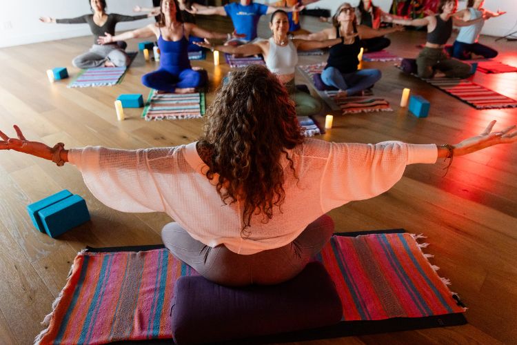 How much do yoga teachers make